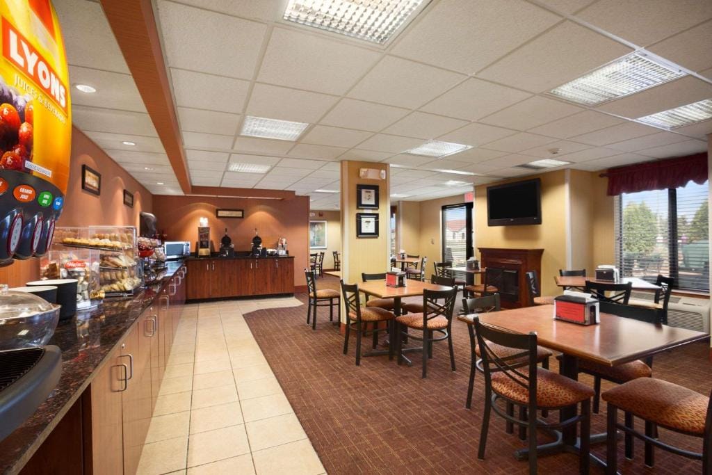 Ramada by Wyndham Wisconsin Dells I-90 — 5