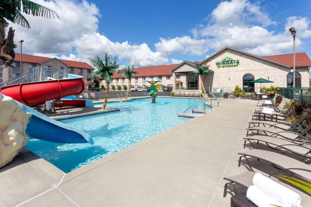 Wingate by Wyndham Wisconsin Dells Waterpark — 4