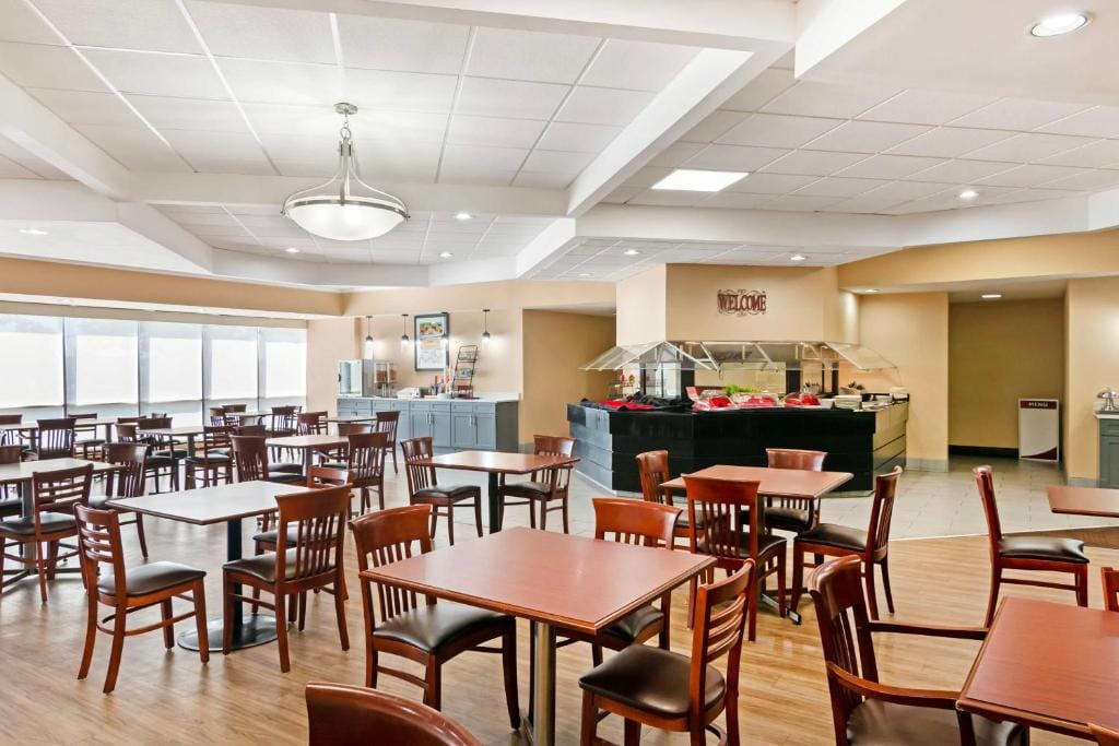 Best Western Plus Kansas City Sports Complex Hotel — 5