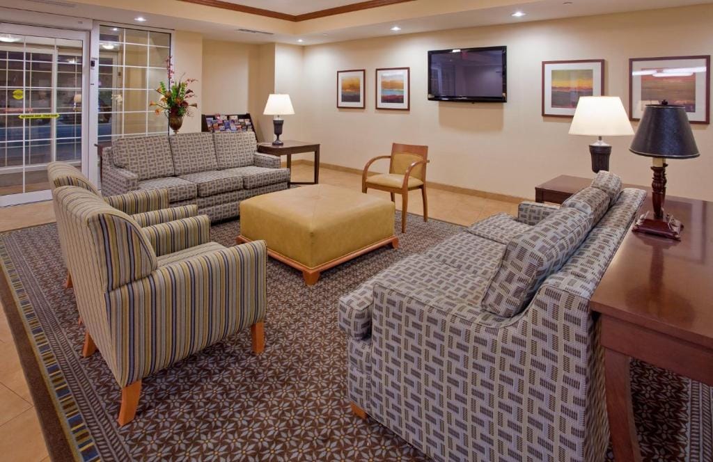 Candlewood Suites Kansas City Northeast by IHG — 3