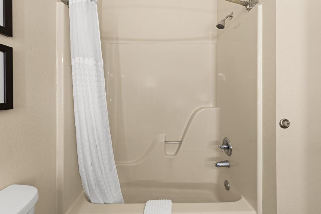 Comfort Suites Kansas City-Liberty — 3