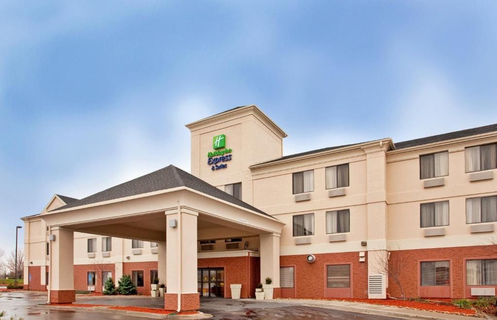 Holiday Inn Express Kansas City Liberty Missouri by IHG — 1