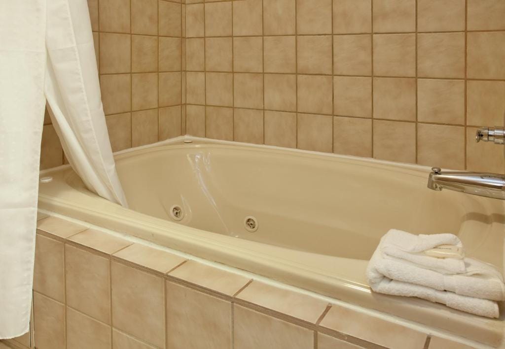 Holiday Inn Express Kansas City Liberty Missouri by IHG — 3
