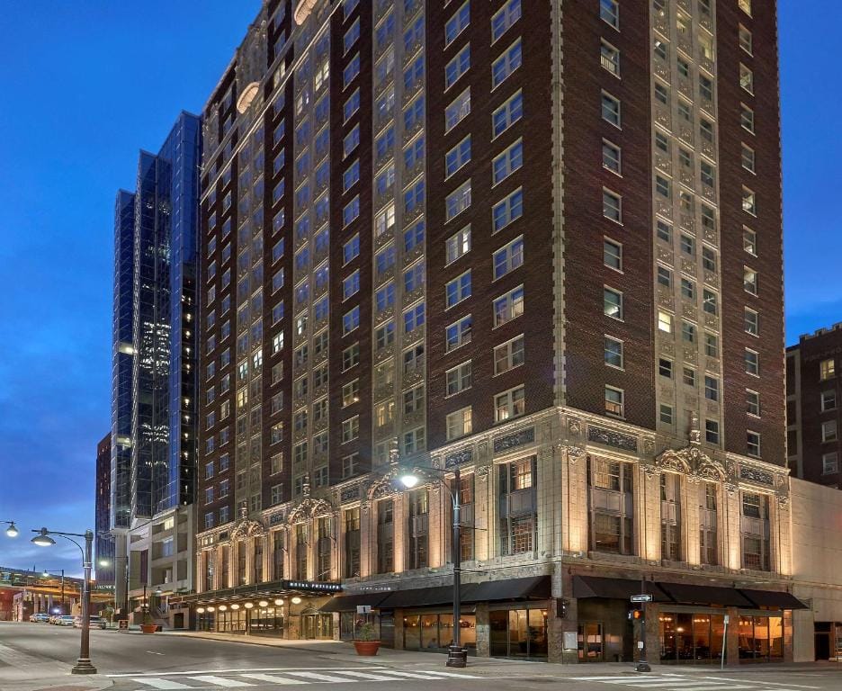 Hotel Phillips Kansas City, Curio Collection By Hilton — 5