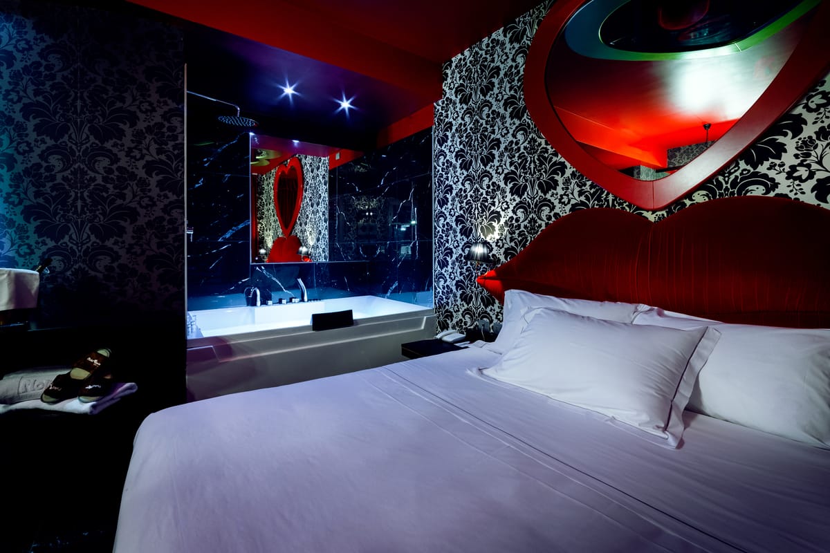 Motel Piranha — 5