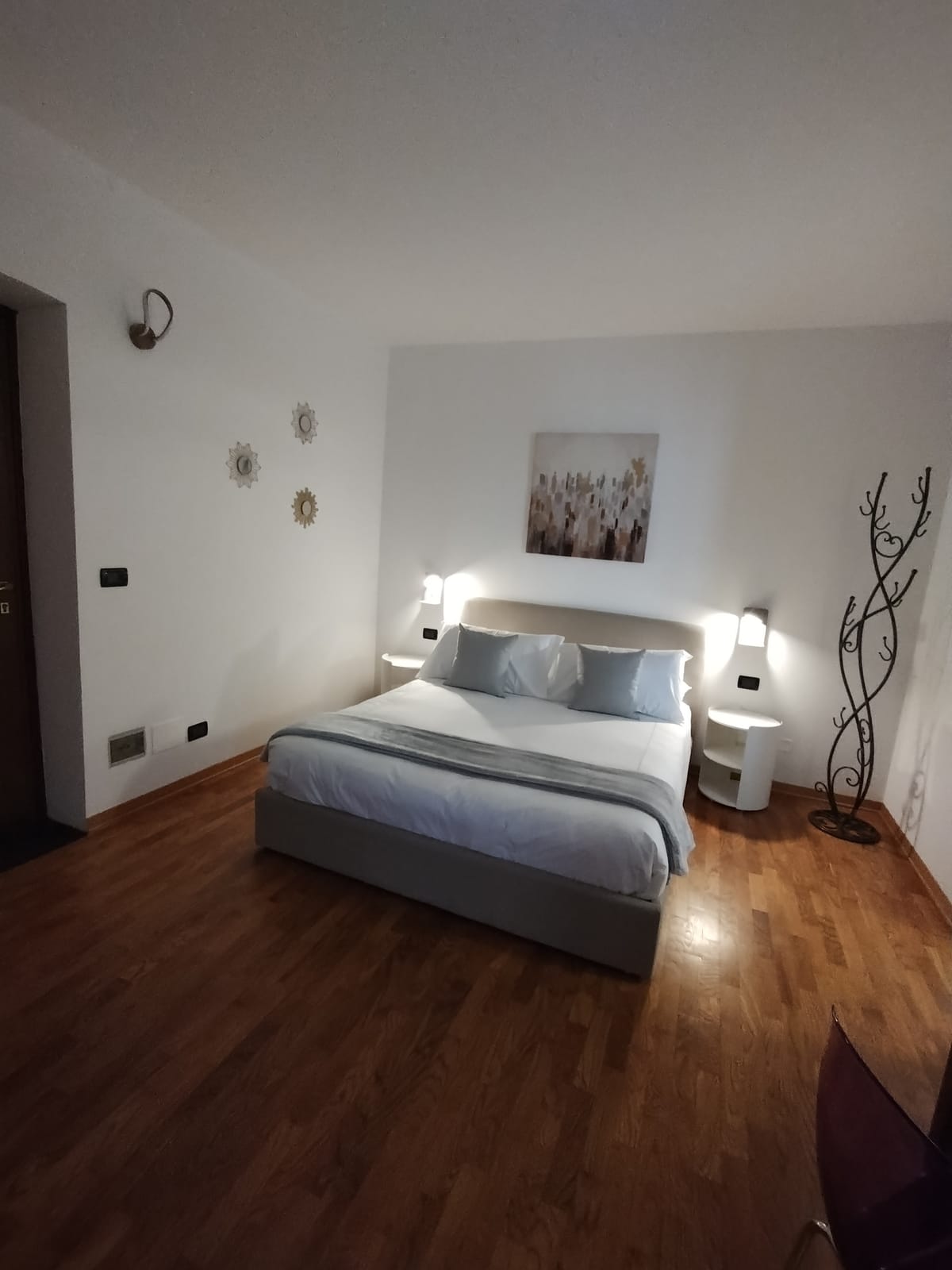 Palazzo Cusani Charming Rooms — 1