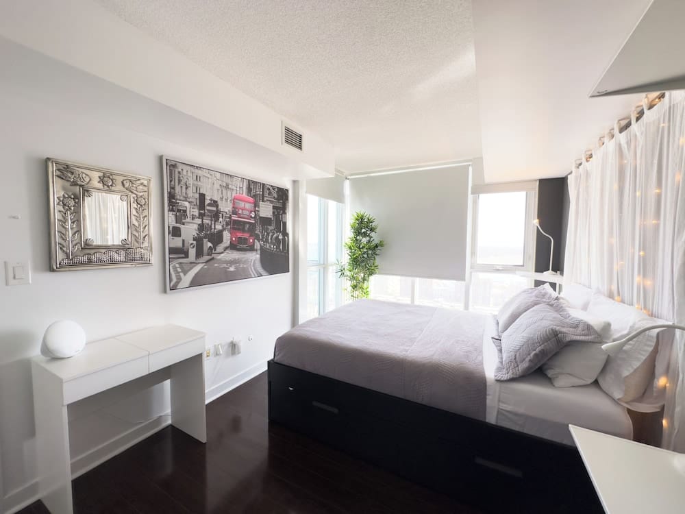 Hotel CityPlace Fashion District Toronto — 2