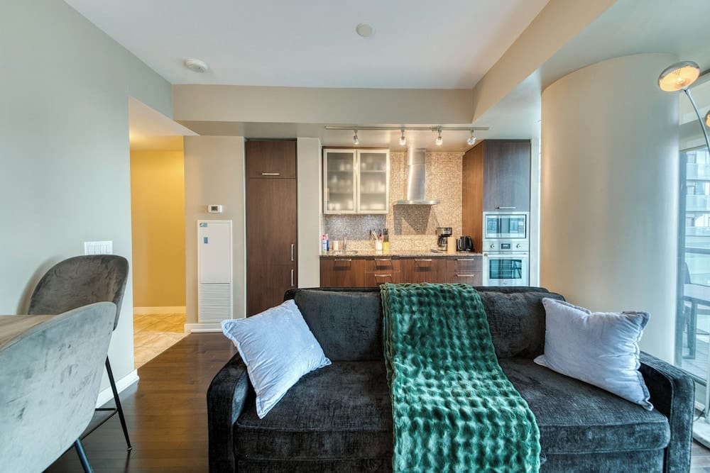 Queen West House — 5