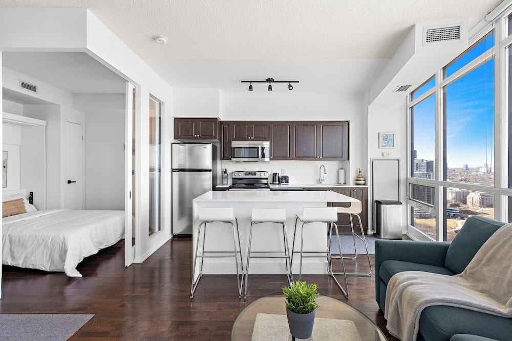Toronto Waterfront Stay — 1