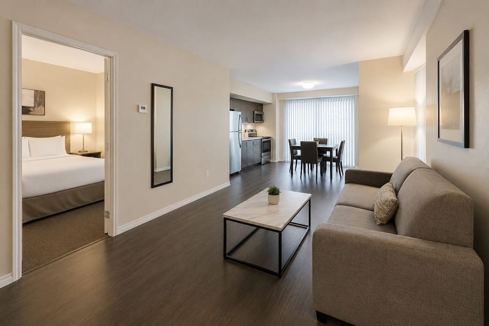 Vanta Hotel & Suites — 2