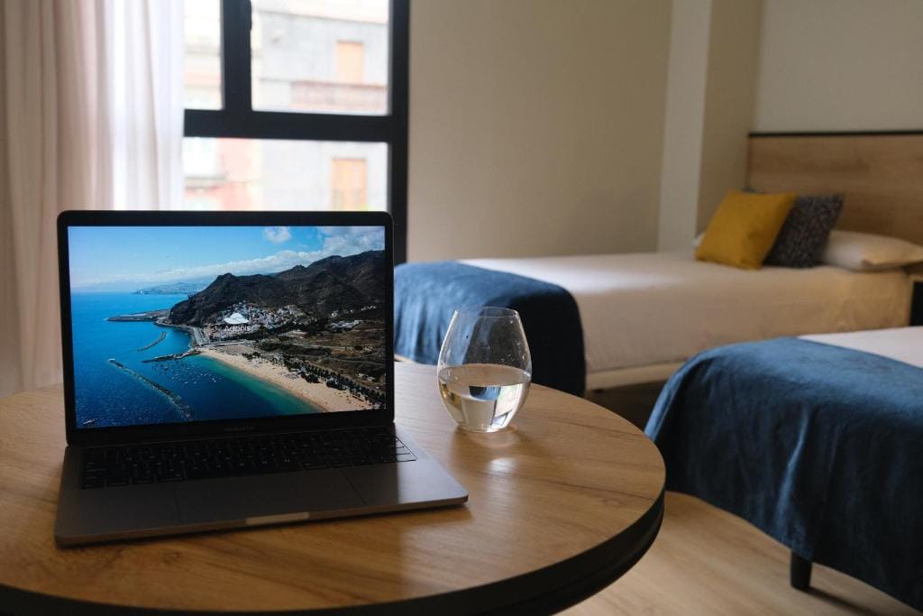 Hotel Adonis Capital — 4