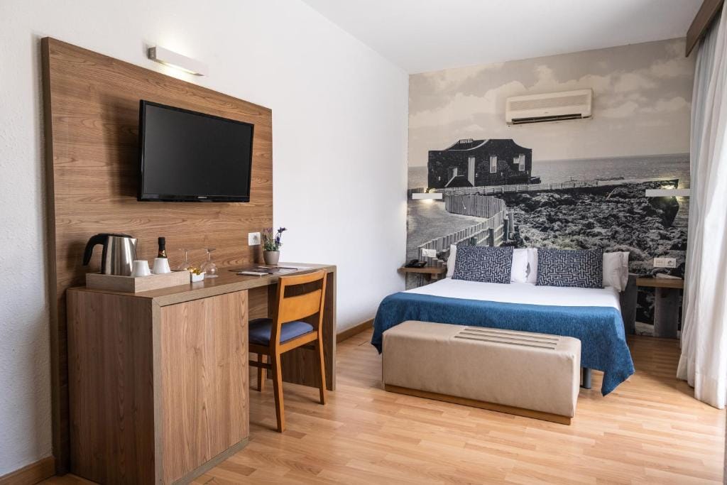 Hotel Adonis Plaza — 1