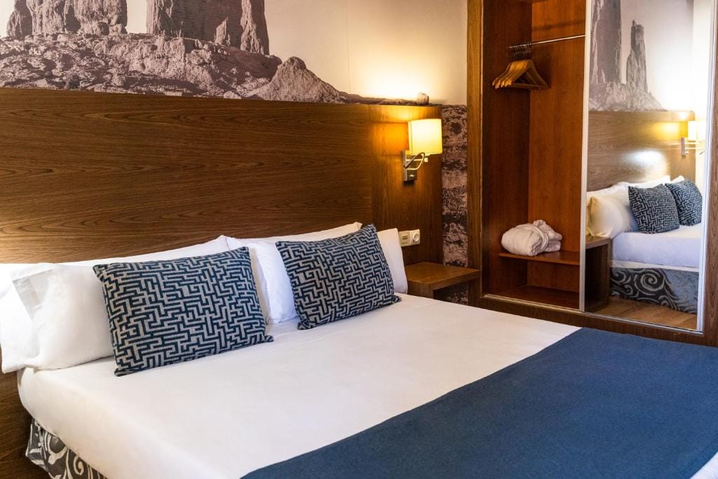 Hotel Adonis Plaza — 2