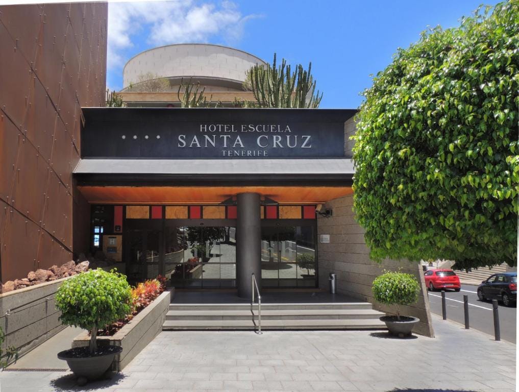 Hotel Escuela Santa Cruz — 1