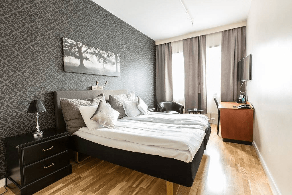 Chesterfield Hotel — 1