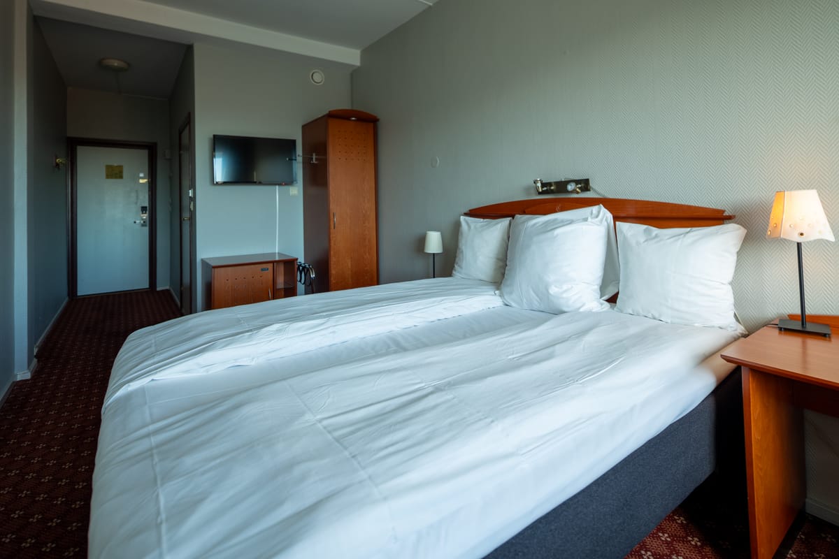 Chesterfield Hotel — 4