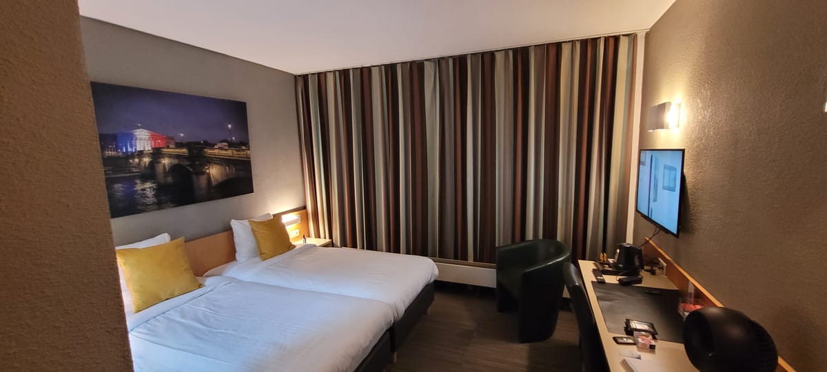 Hobbit Hotel Mechelen — 1