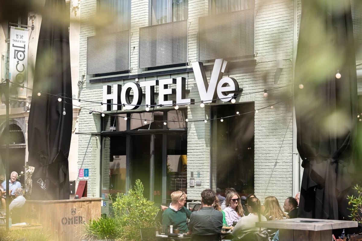 Hotel Vé — 2