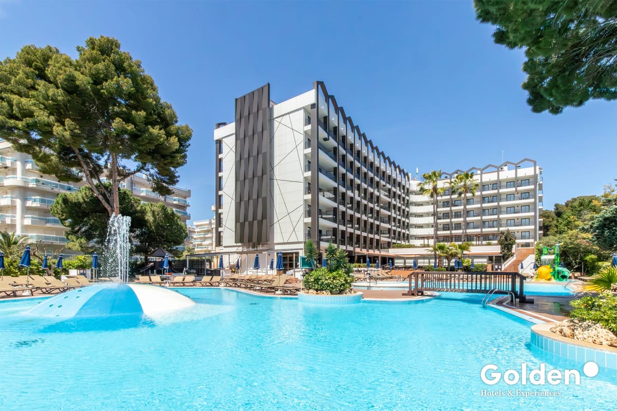 Golden Avenida Family Suites — 2