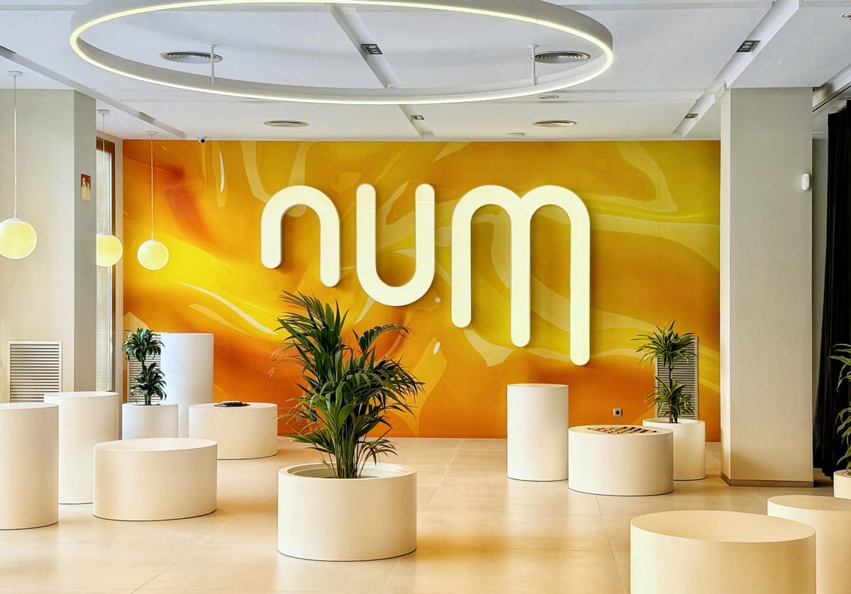 Num Hotel — 1