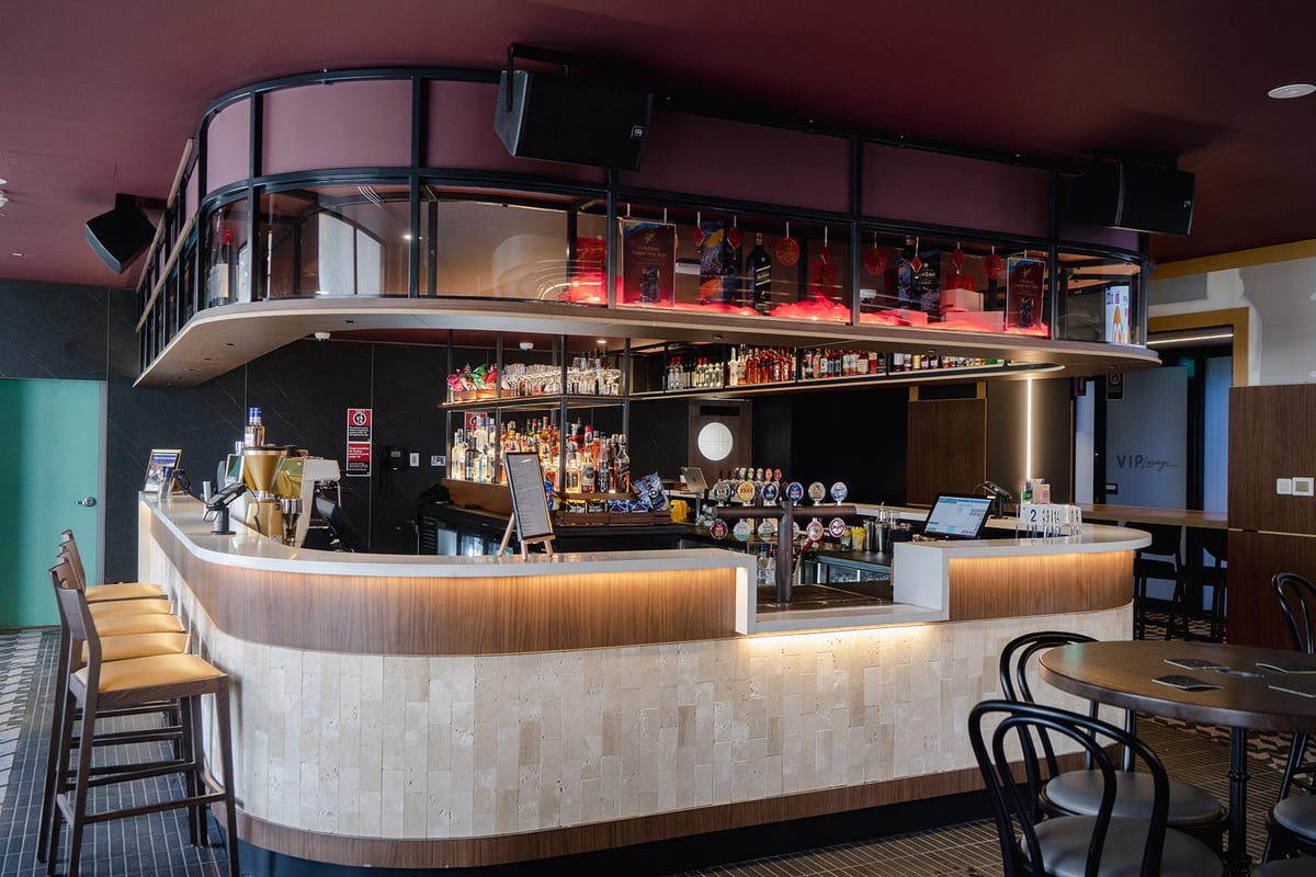 Melton Hotel — 2