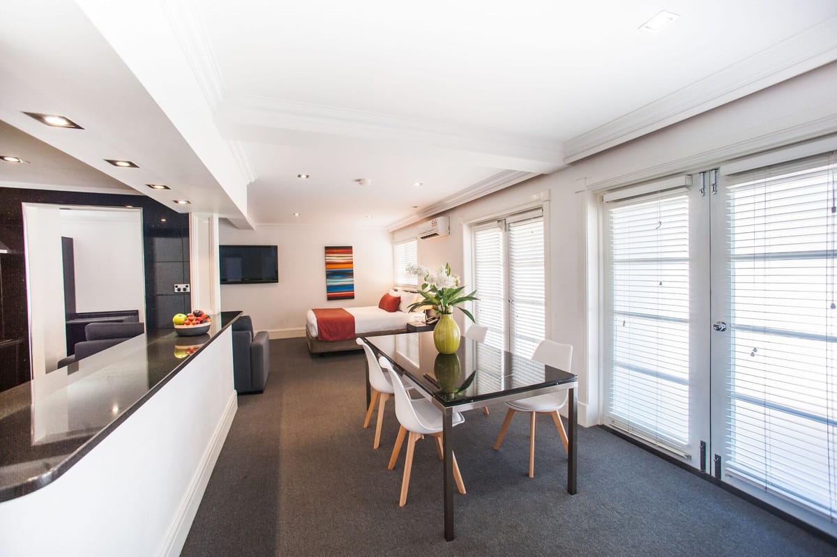 Ramada Hotel & Suites by Wyndham Sydney Cabramatta — 1