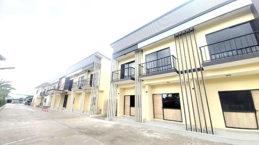 BOX BOX Hotel and Sports Restaurant — 5