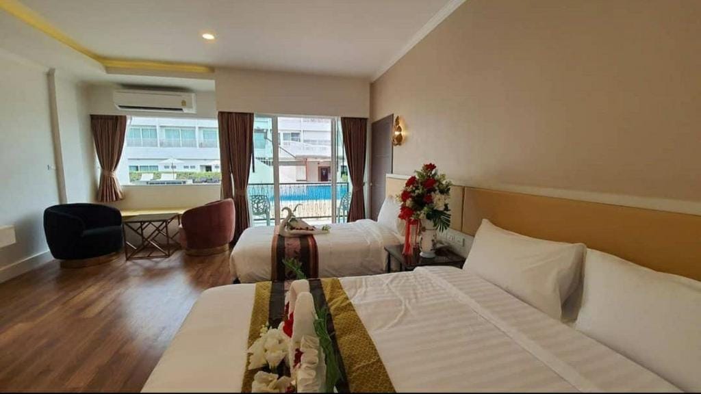 Swan Lake Hotel Sattahip — 2