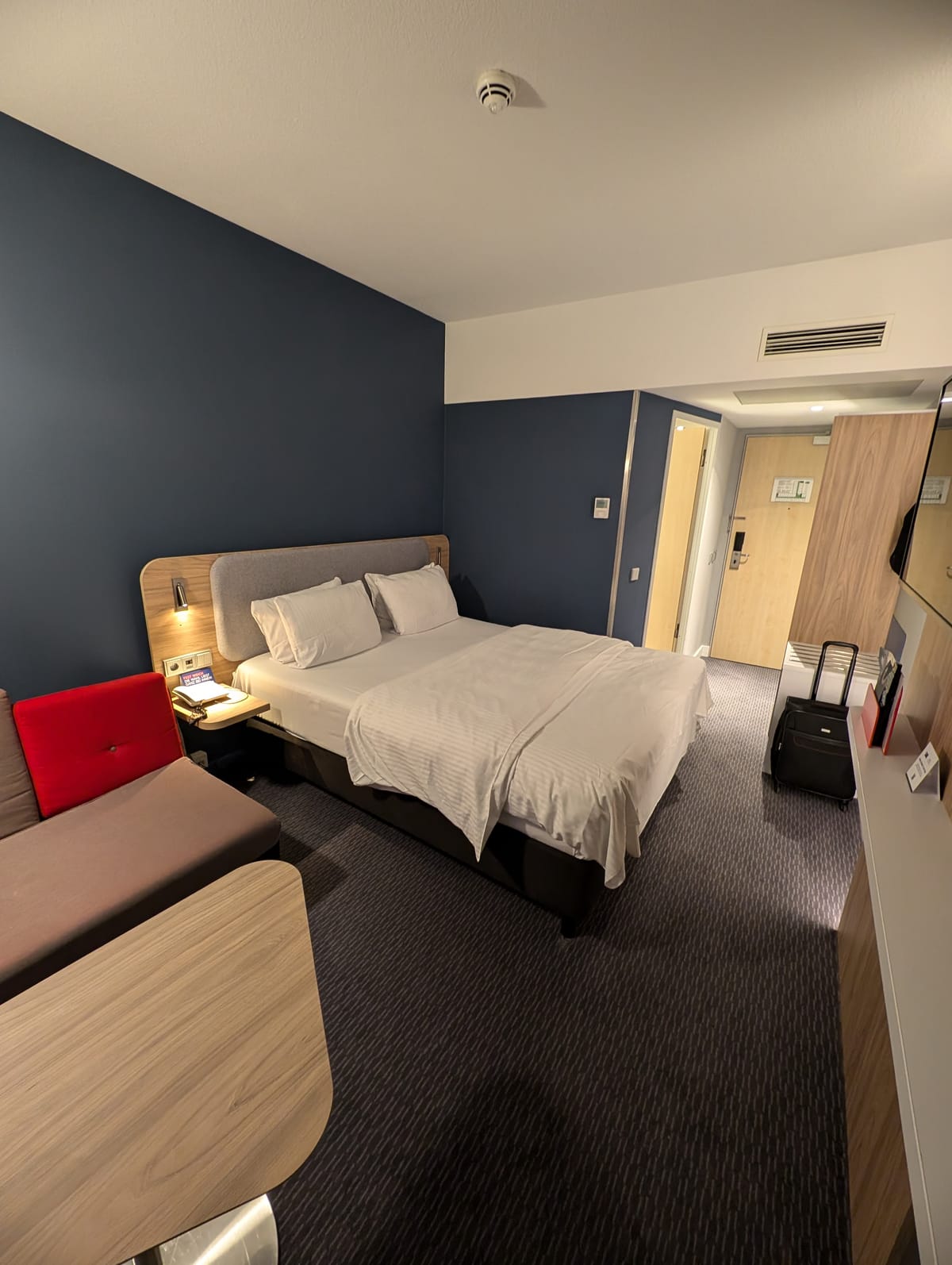 Holiday Inn Express Frankfurt - Messe by IHG — 3