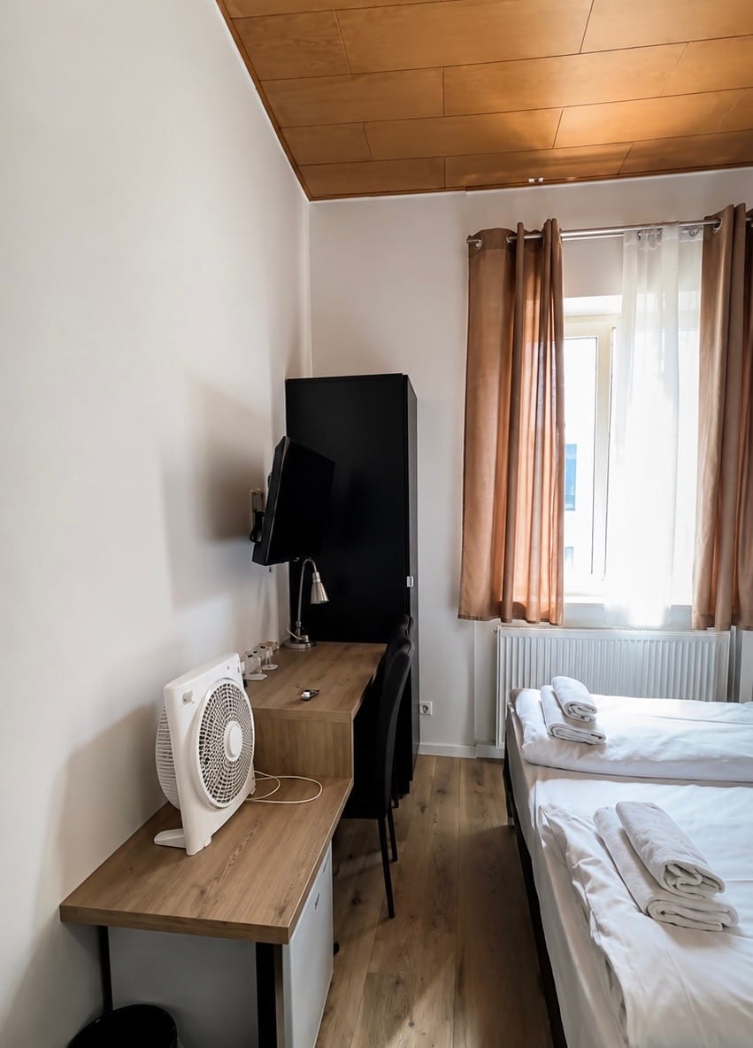Hotel Carlton — 2