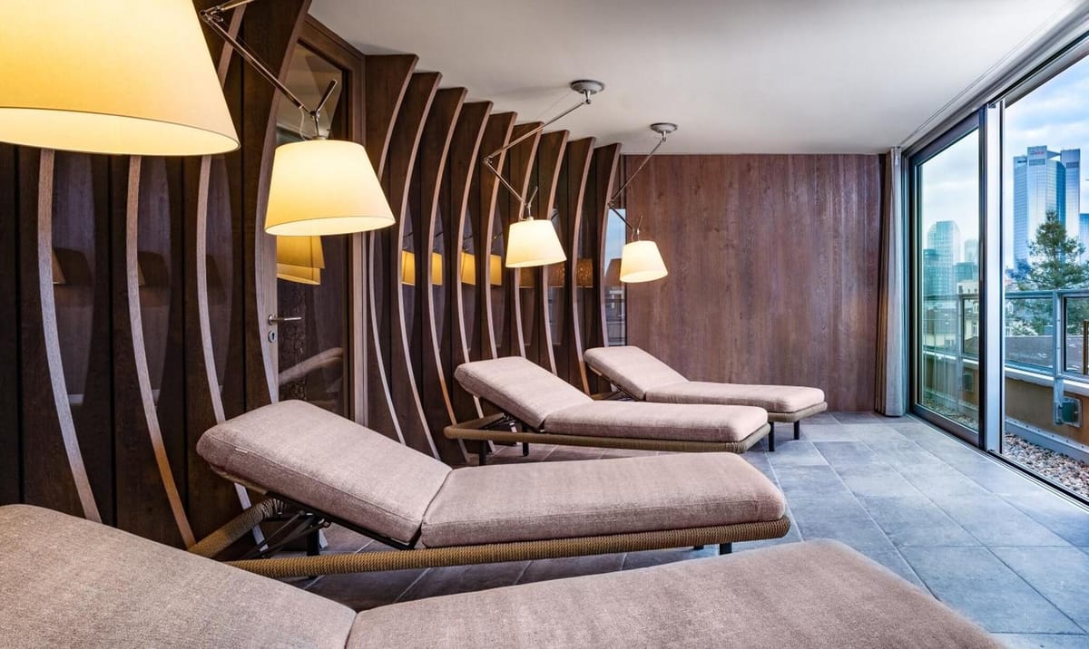 SAKS Urban Design Hotel Frankfurt — 3