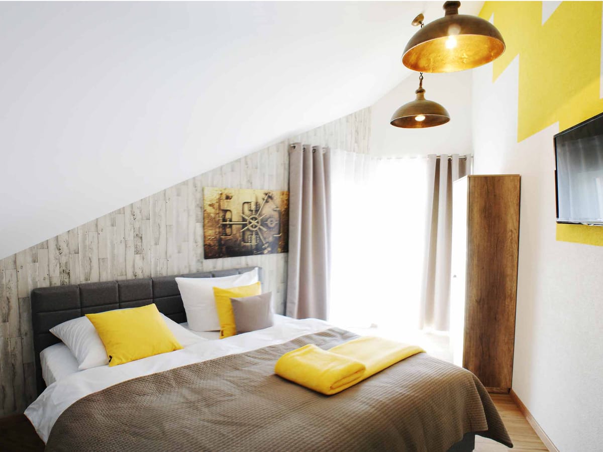 R&J Hotel Rust — 1