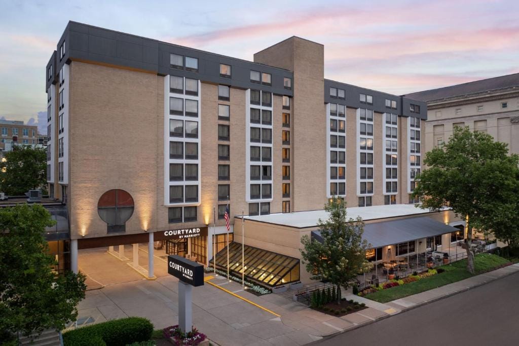 Courtyard by Marriott Pittsburgh University Center — 2