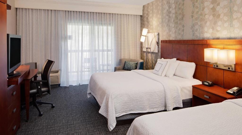 Courtyard by Marriott Pittsburgh West Homestead Waterfront — 4