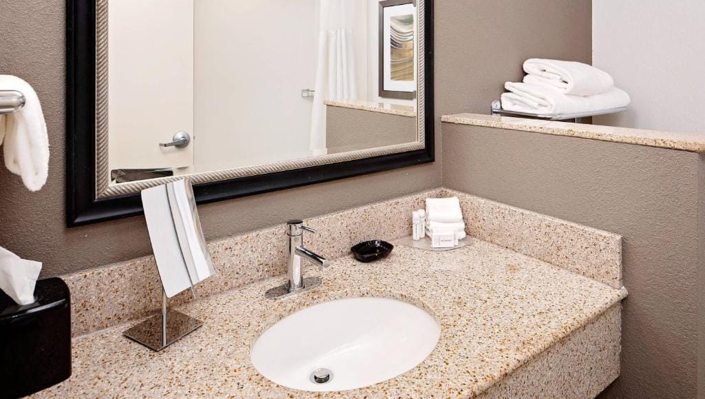 Courtyard by Marriott Pittsburgh West Homestead Waterfront — 5