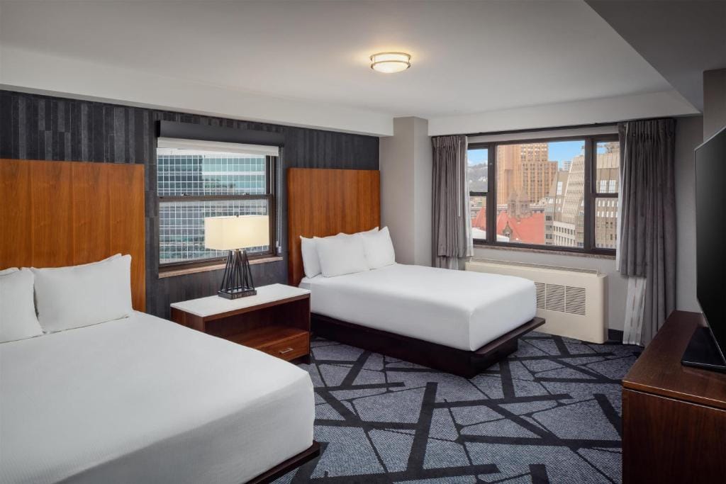 DoubleTree by Hilton Hotel & Suites Pittsburgh Downtown — 2