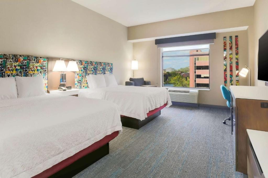Hampton Inn & Suites Pittsburgh Downtown — 2