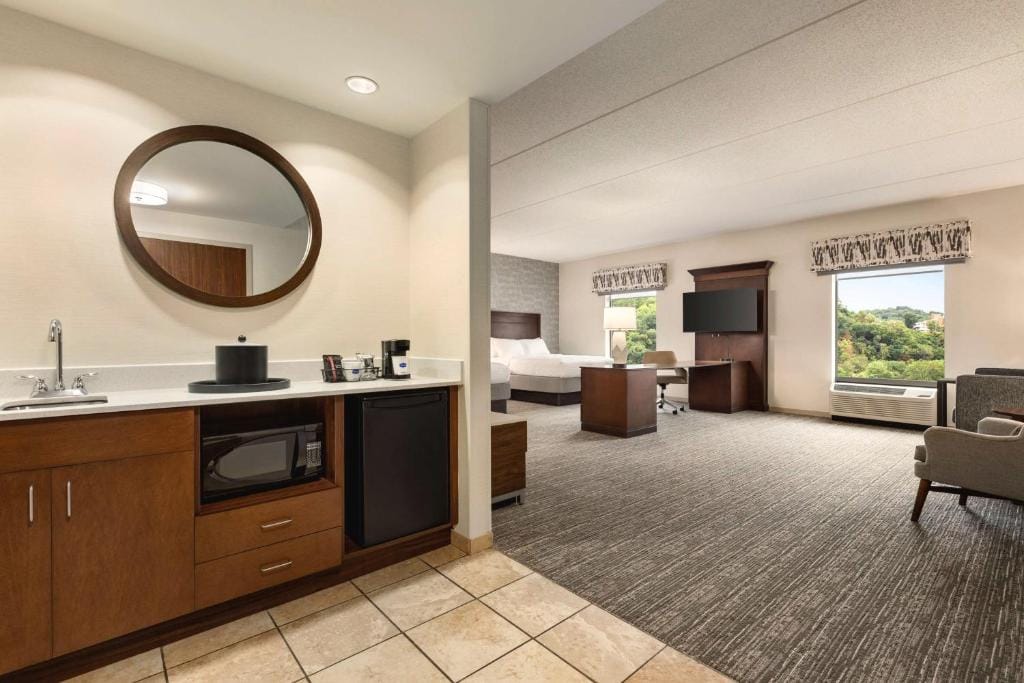 Hampton Inn & Suites Pittsburgh Waterfront West Homestead — 5