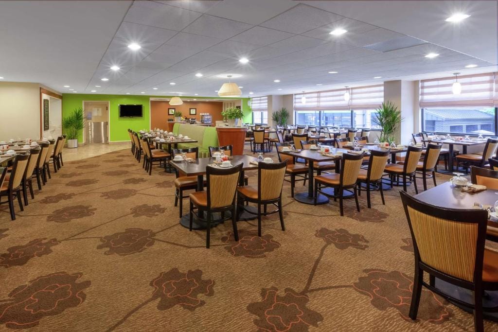 Hilton Garden Inn Pittsburgh University Place — 4