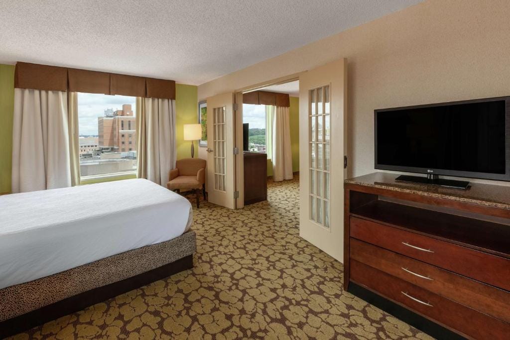 Hilton Garden Inn Pittsburgh University Place — 5