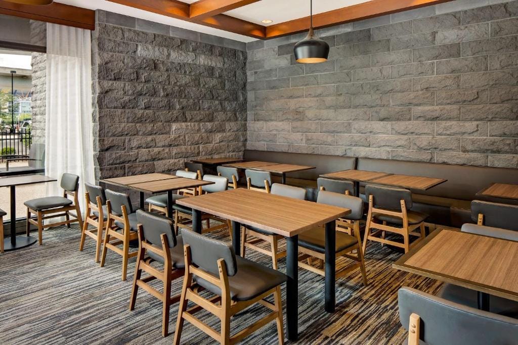 Hyatt Place Pittsburgh North Shore — 4