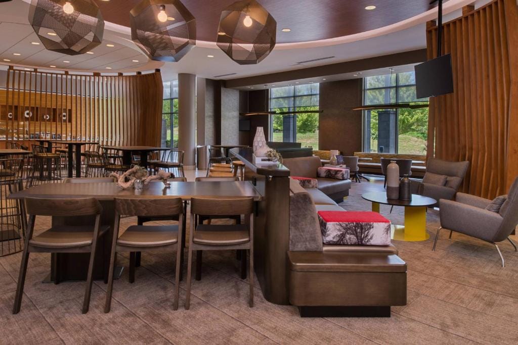 SpringHill Suites Pittsburgh Southside Works — 1