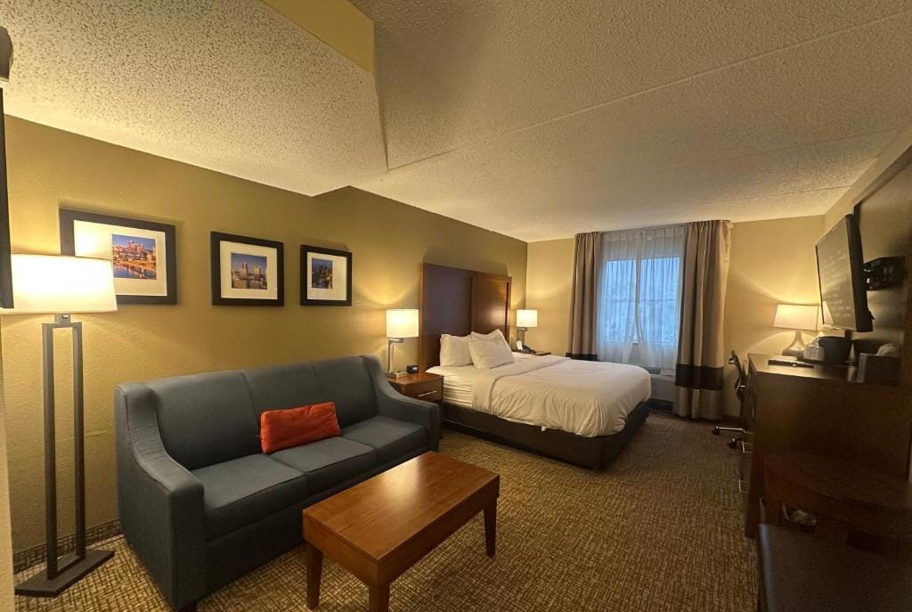 Wingate by Wyndham Pittsburgh West Mifflin — 2