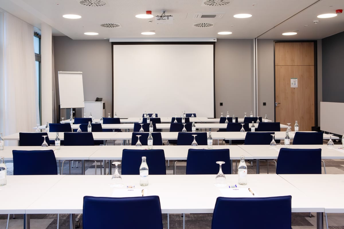 Hampton by Hilton Stuttgart Airport — 5