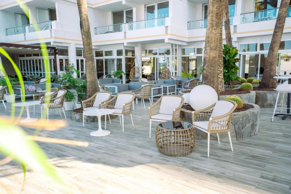 Coral Ocean View - Adults Only — 3