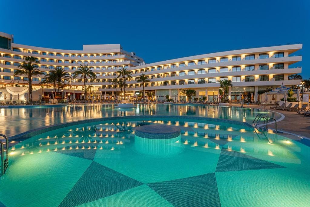 Mediterranean Palace — 4