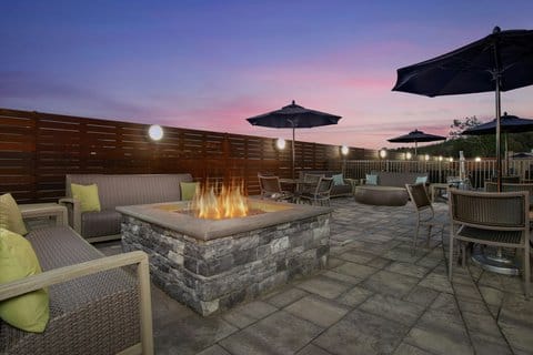 Courtyard by Marriott Atlanta Kennesaw — 1