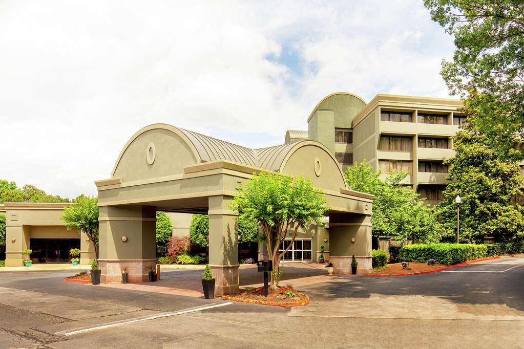 DoubleTree by Hilton Atlanta Windy Hill Ballpark — 4