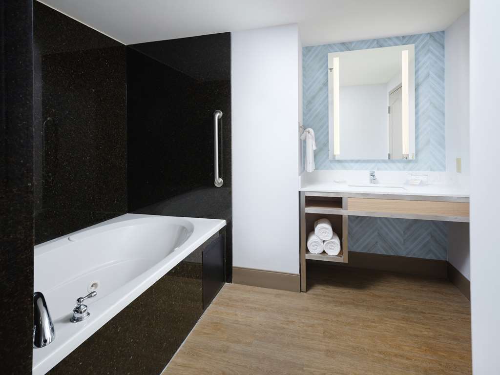 Hilton Garden Inn Atlanta NW/Kennesaw Town Center — 2