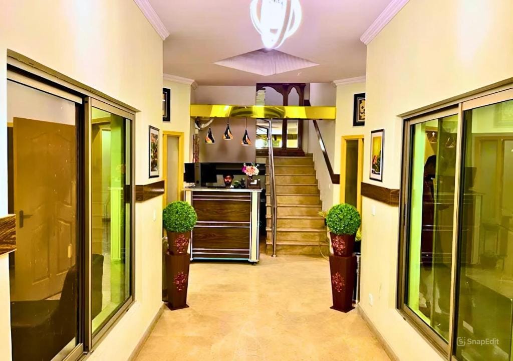 Doves Inn Hotel kalma Chowk — 1